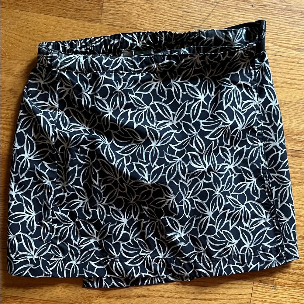 Eddie Bauer Black and White Patterned Skirt